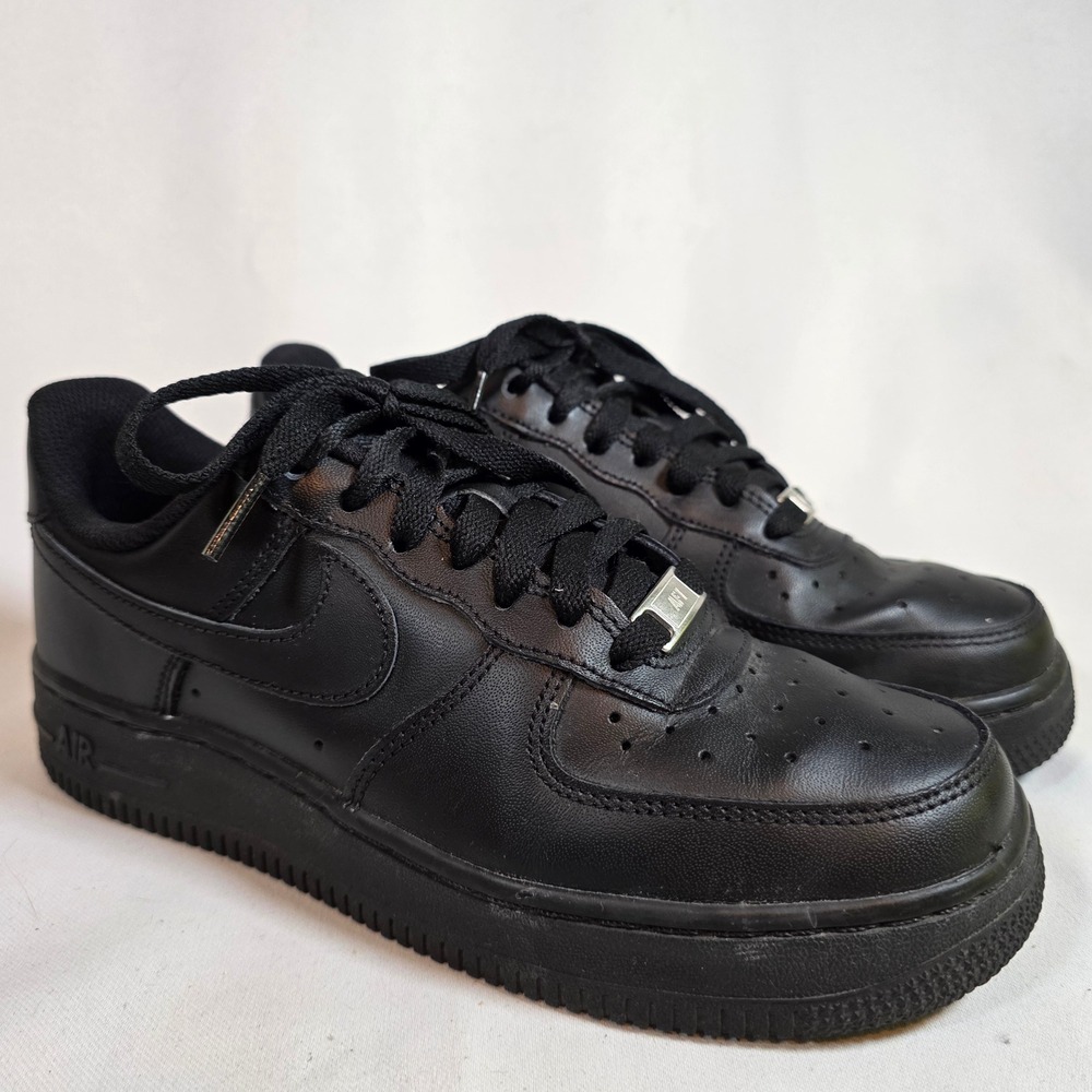 Nike Air Force 1 '07 Low Triple Black‎ Leather Sneakers Womens 7
